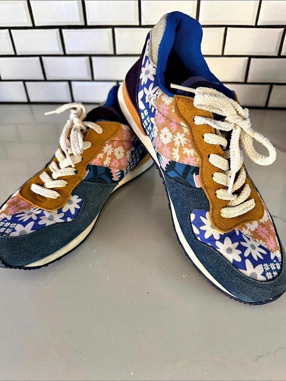 Inkkas Hendrix Jogger Floral Patchwork Suede Sneakers Sz 9 EXC CONDITION